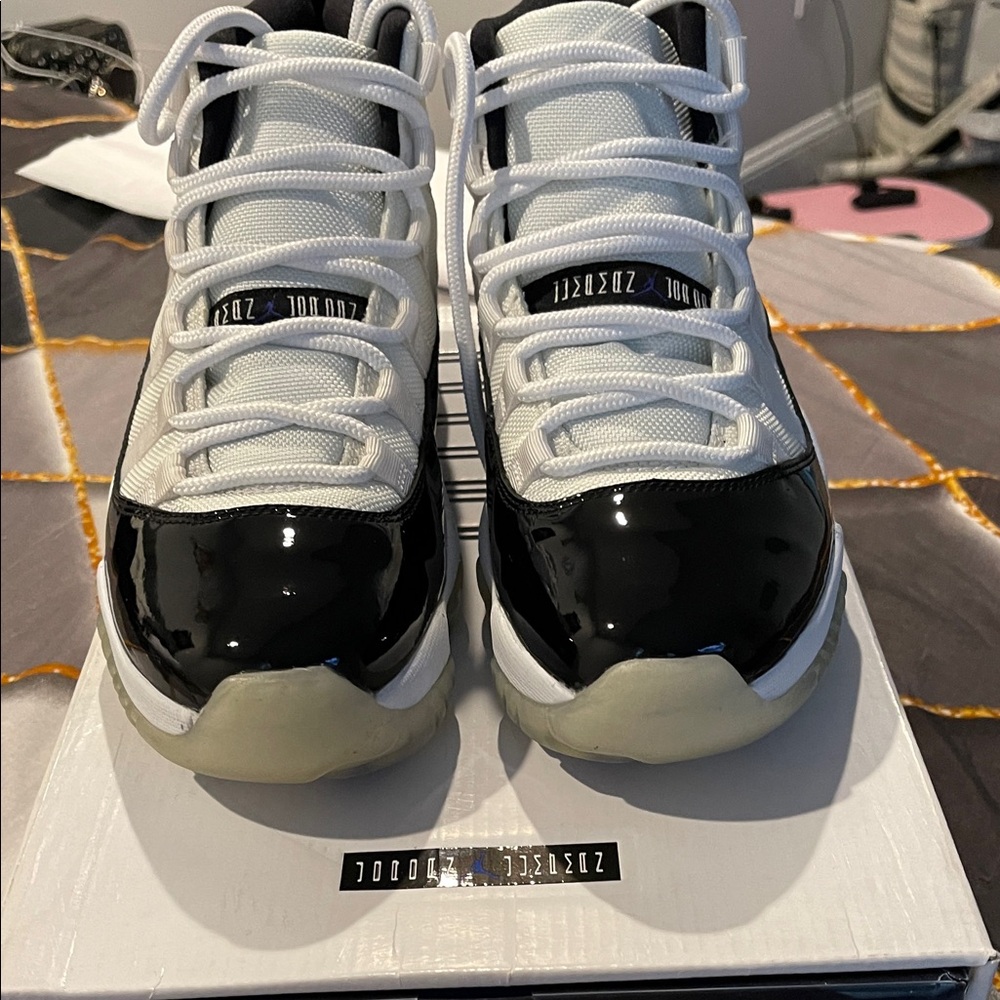 Jordan Men's Low-Top Sneakers - White & Black